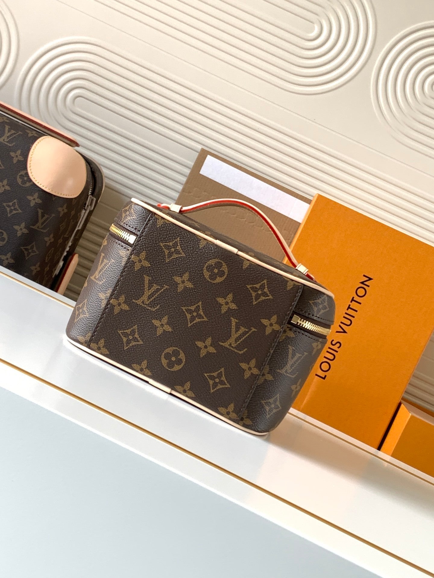 Louie Vanity Bag