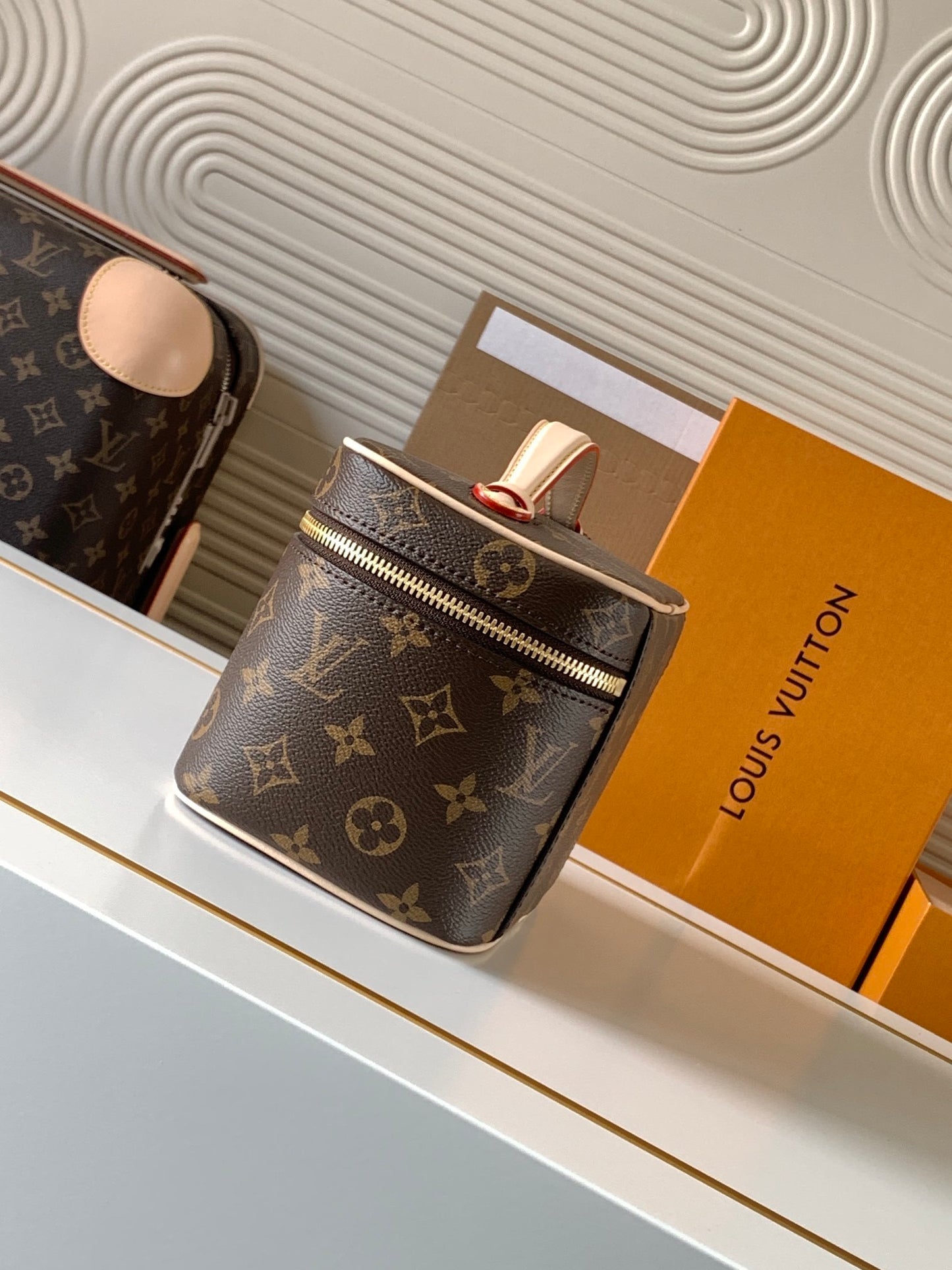Louie Vanity Bag