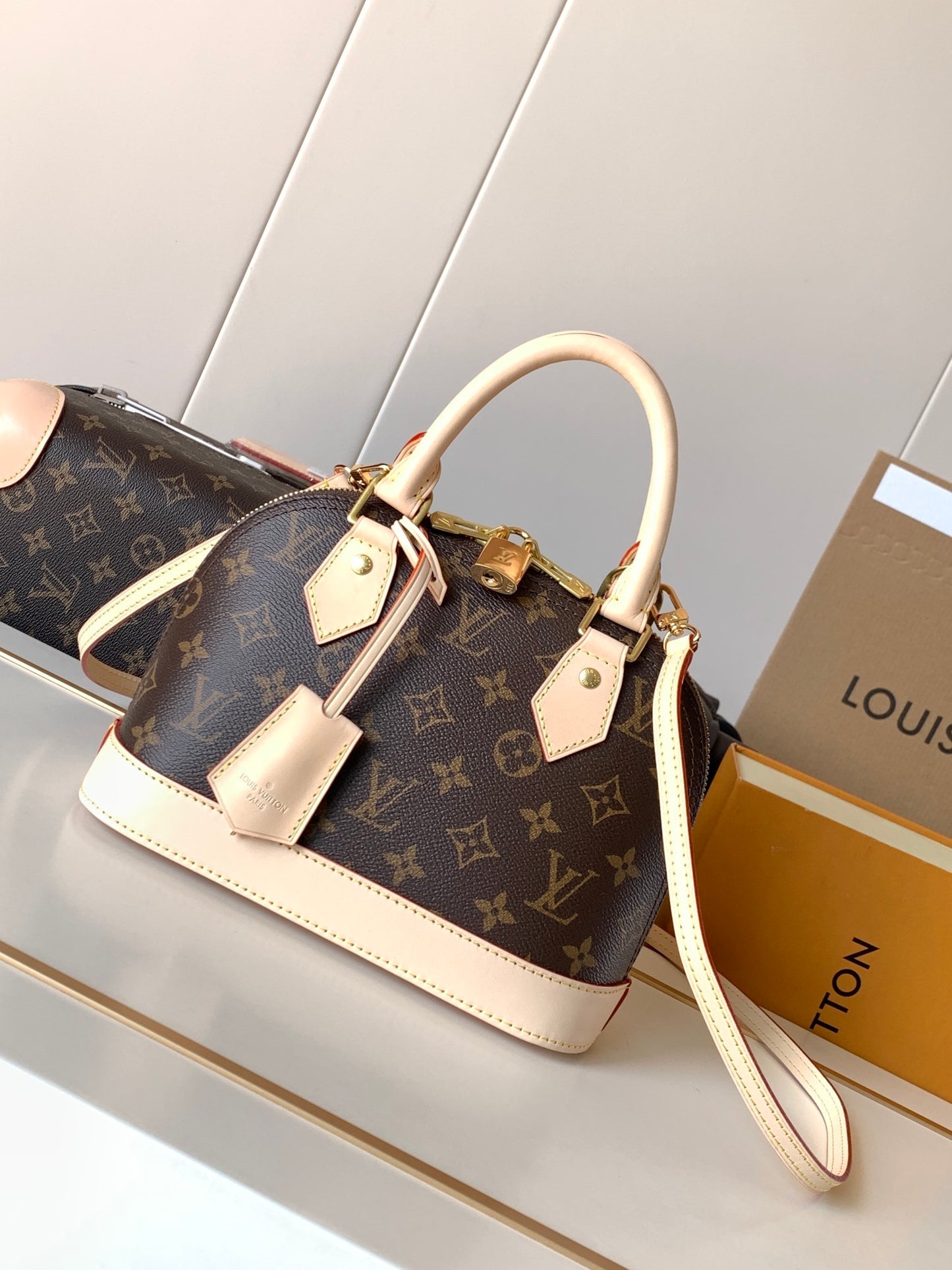 Louie Alma Bag
