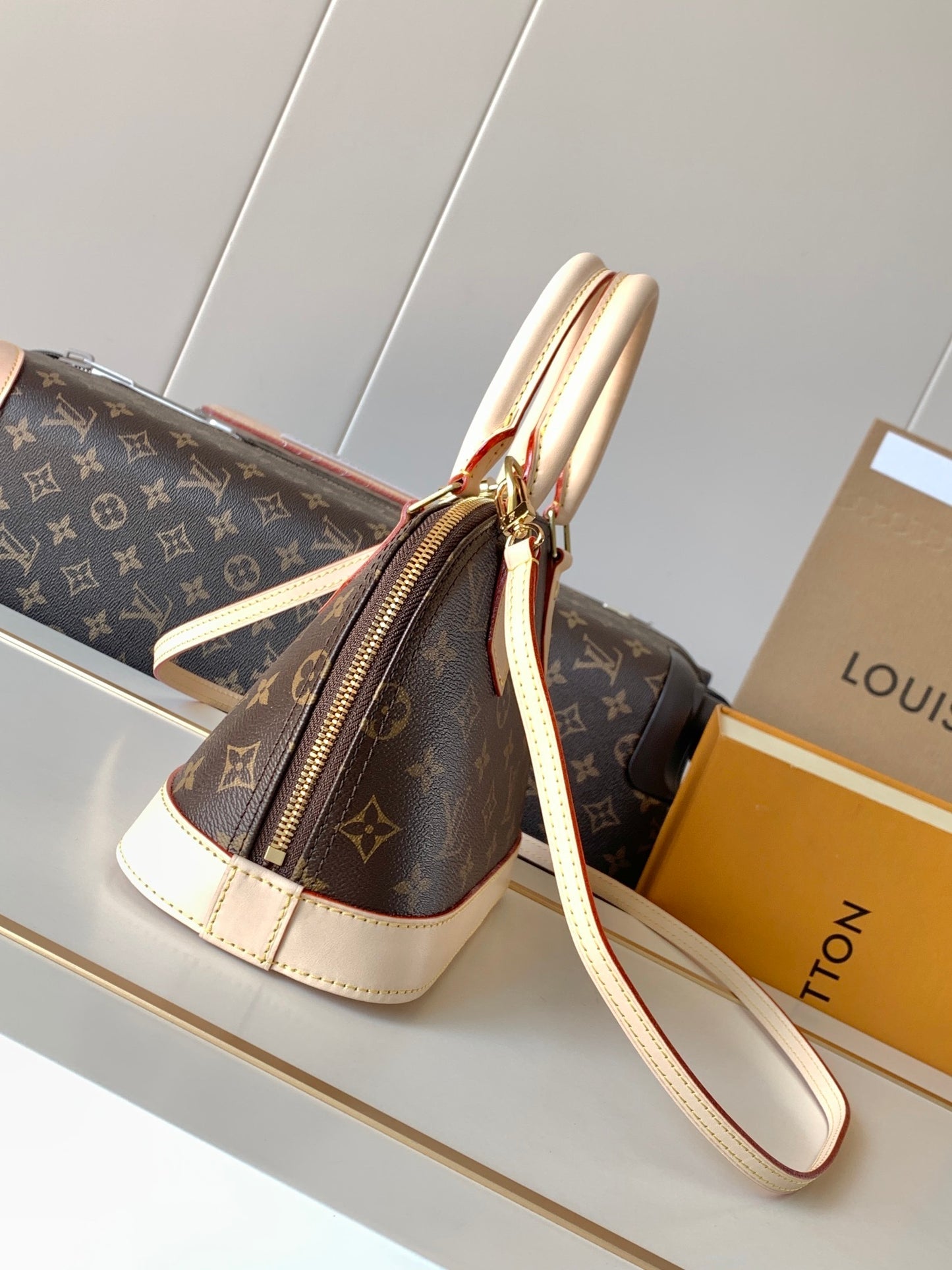 Louie Alma Bag